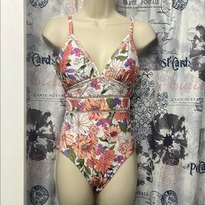 One piece swimming suit